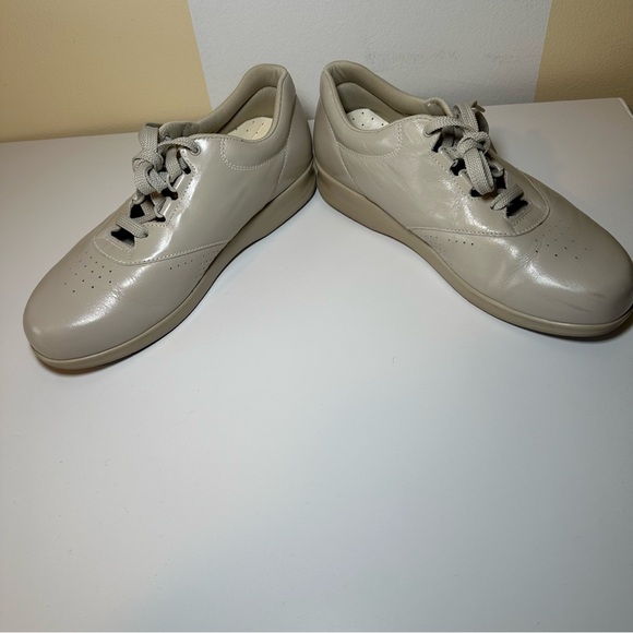 SAS Women's Sneakers in Light Beige - Picture 7 of 10